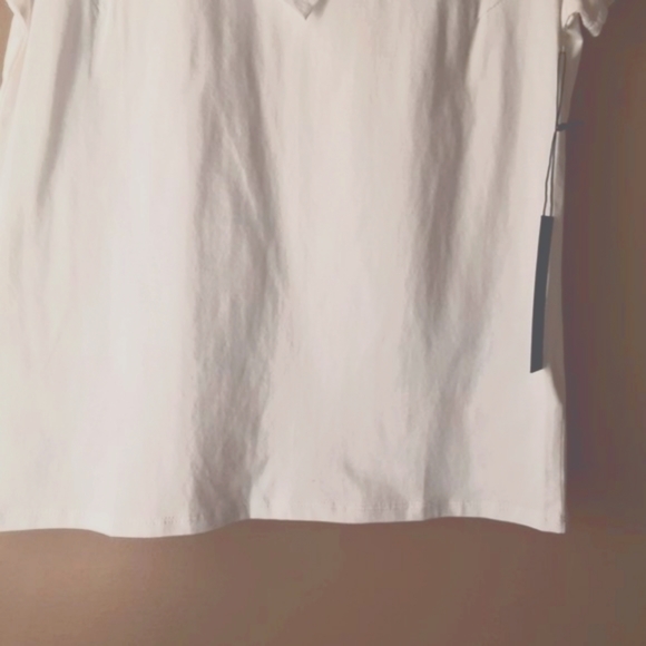 T Tahari White Crew Neck T-shirt with Bow on Collar | New! Size Small - Picture 6 of 15